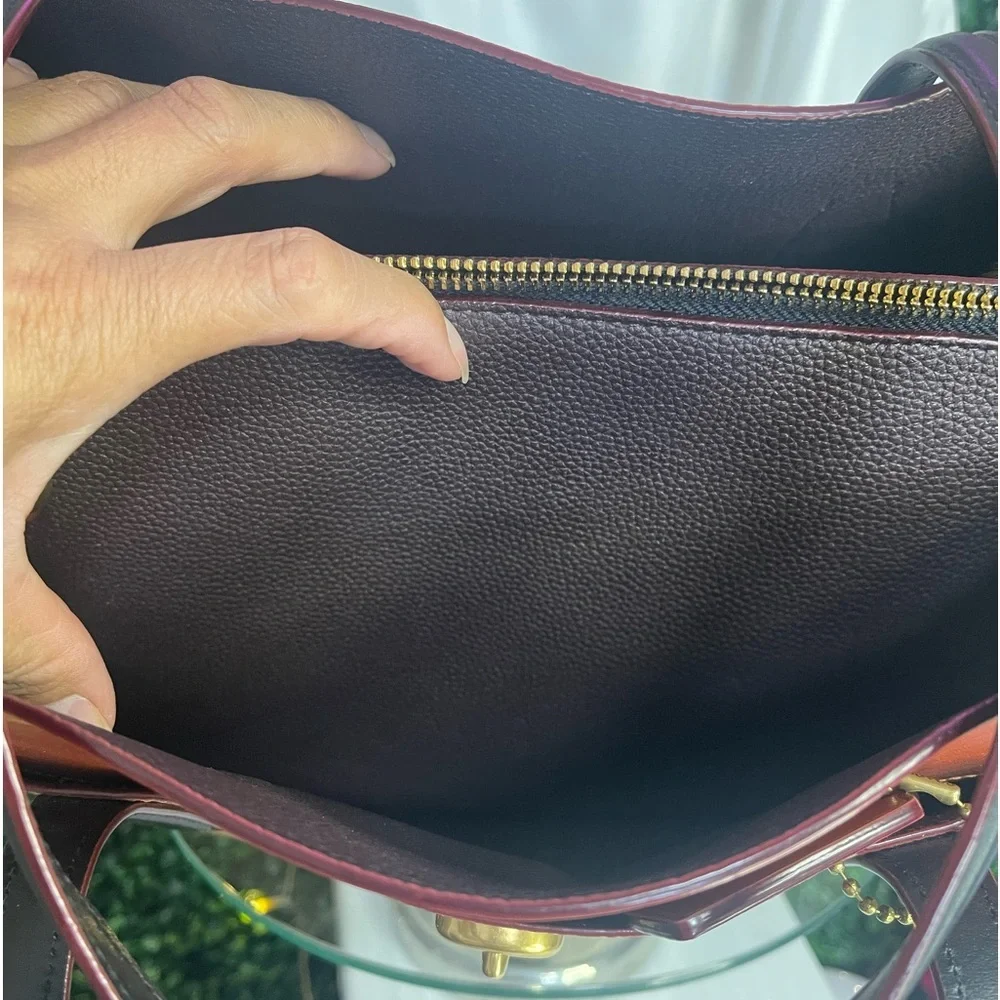 Coach Lora Carryall Triple Compartment Tote Shoulder Bag.‎